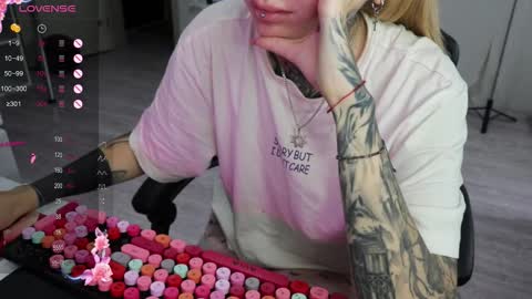 Snapshot of _viv1an_ chatting on September 9, 2025, 7:19 am Alis online show from September 9, 2025, 7:19 am