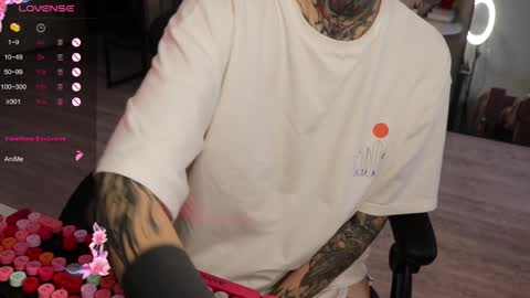 Snapshot of _viv1an_ chatting on October 24, 2025, 8:33 am Alis online show from October 24, 2025, 8:33 am