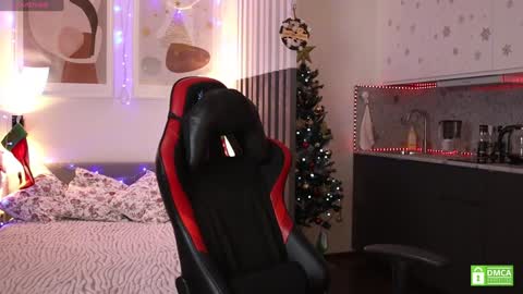 Snapshot of _whoareu_ chatting on December 18, 2024, 1:34 pm Kristina online show from December 18, 2024, 1:34 pm