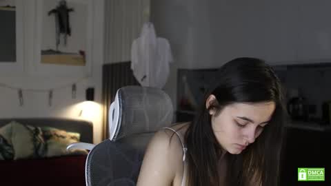 Snapshot of _whoareu_ chatting on November 1, 2025, 12:18 pm Kristina online show from November 1, 2025, 12:18 pm