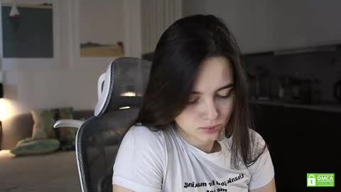 Snapshot of _whoareu_ chatting on November 15, 2025, 10:45 am Kristina online show from November 15, 2025, 10:45 am