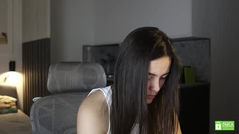 Snapshot of _whoareu_ chatting on December 5, 2025, 11:30 am Kristina online show from December 5, 2025, 11:30 am