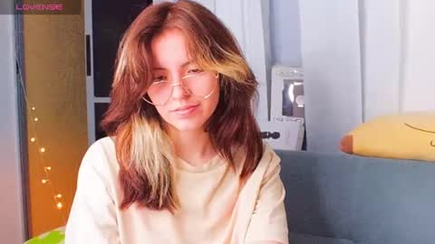 _yourcherrybomb online show from January 17, 2025, 6:15 am