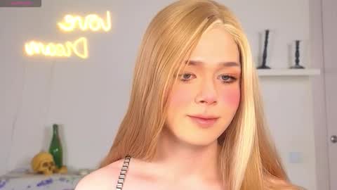 Snapshot of _yourfoxy_ chatting on October 15, 2025, 12:38 pm LITTLE FOX online show from October 15, 2025, 12:38 pm