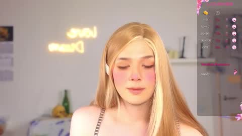 Snapshot of _yourfoxy_ chatting on October 25, 2025, 1:40 pm LITTLE FOX online show from October 25, 2025, 1:40 pm