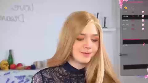 Snapshot of _yourfoxy_ chatting on November 7, 2025, 6:19 pm LITTLE FOX online show from November 7, 2025, 6:19 pm