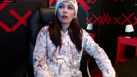 Yuyi online show from January 22, 2025, 11:12 am