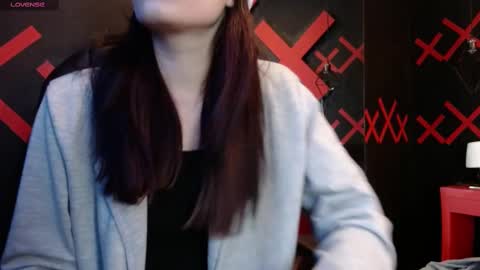 Yuyi online show from March 9, 2025, 11:14 am