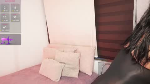 Alexandra  online show from November 30, 2025, 10:41 am