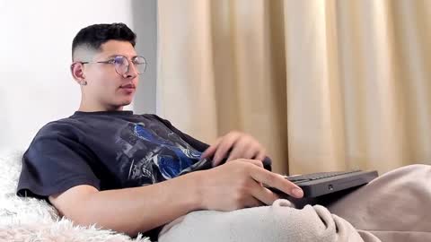 alejo online show from February 8, 2025, 6:33 am