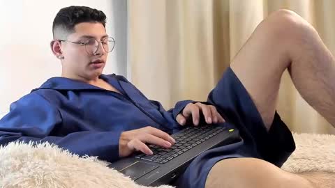 alejo online show from February 10, 2025, 3:03 am