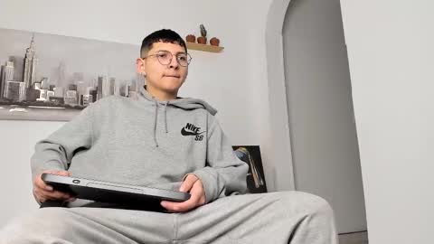 alejo online show from March 6, 2025, 2:41 am