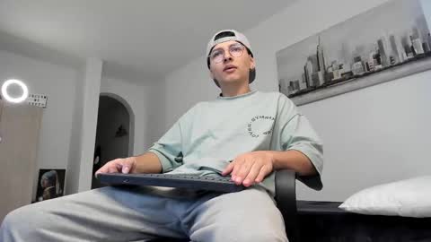 alejo online show from March 10, 2025, 9:40 pm