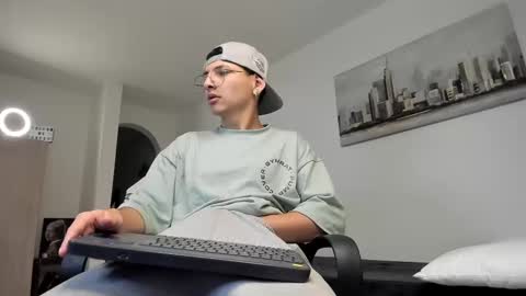 alejo online show from March 11, 2025, 2:54 am