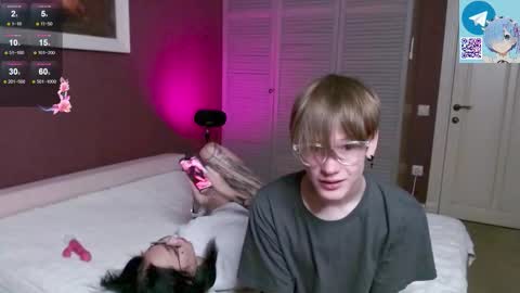 Snapshot of a_s_m_ chatting on October 17, 2025, 2:19 pm Kris Michael online show from October 17, 2025, 2:19 pm