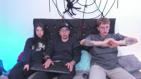 A Sexy Couple online show from October 17, 2025, 4:20 pm