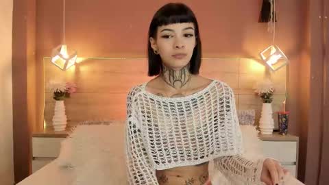 Snapshot of aa_lunit chatting on November 3, 2025, 1:12 pm Luni online show from November 3, 2025, 1:12 pm