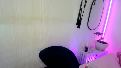 Snapshot of aaliyahlayla chatting on January 23, 2025, 1:41 am Aaliyahlayla online show from January 23, 2025, 1:41 am