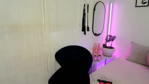 Snapshot of aaliyahlayla chatting on February 11, 2025, 2:03 am Aaliyahlayla online show from February 11, 2025, 2:03 am