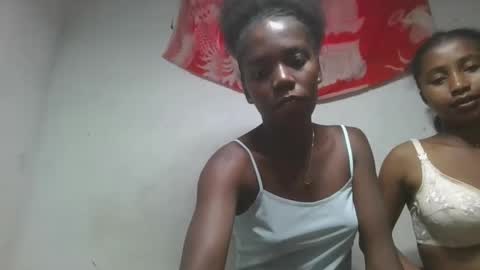 aangevelo online show from December 14, 2025, 11:04 am