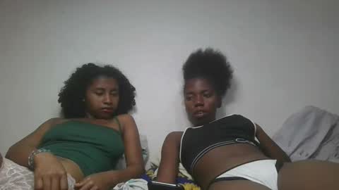 aangevelo online show from December 17, 2025, 1:44 am