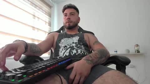 Aaron Coltten online show from December 3, 2025, 5:33 pm