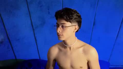 Aaron Ezequiel online show from October 1, 2025, 11:11 pm