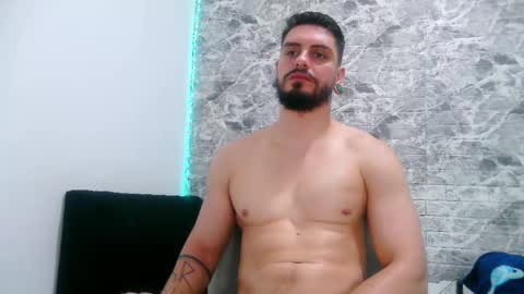 Aaron kwok online show from February 17, 2025, 11:09 pm