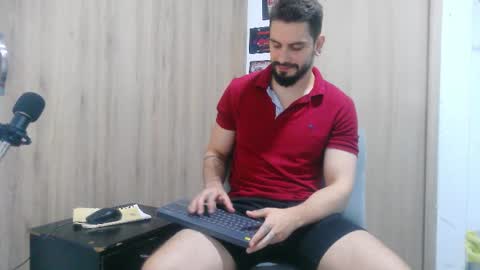 Aaron kwok online show from November 19, 2025, 12:43 am