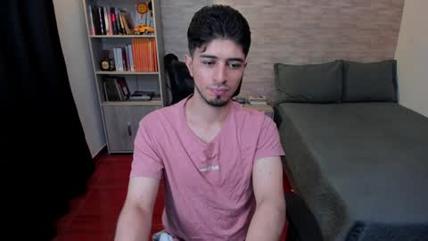 Snapshot of aaron_paul_ chatting on December 11, 2024, 9:55 pm Aaron online show from December 11, 2024, 9:55 pm