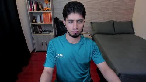 Snapshot of aaron_paul_ chatting on January 1, 2025, 12:53 am Aaron online show from January 1, 2025, 12:53 am