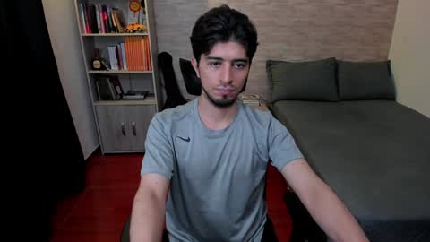 Snapshot of aaron_paul_ chatting on February 2, 2025, 10:49 pm Aaron online show from February 2, 2025, 10:49 pm