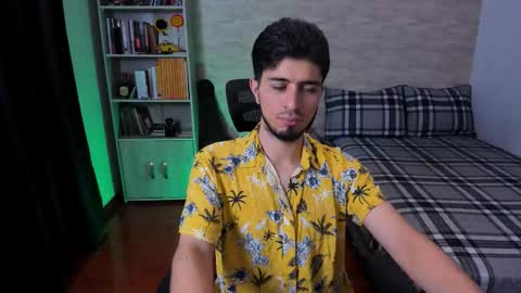 Snapshot of aaron_paul_ chatting on September 13, 2025, 7:02 pm Aaron online show from September 13, 2025, 7:02 pm