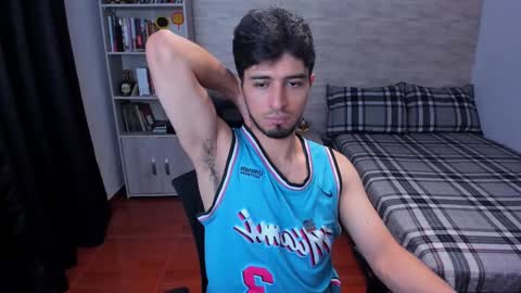 Snapshot of aaron_paul_ chatting on September 23, 2025, 5:38 pm Aaron online show from September 23, 2025, 5:38 pm