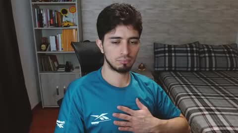 Snapshot of aaron_paul_ chatting on September 24, 2025, 6:11 pm Aaron online show from September 24, 2025, 6:11 pm