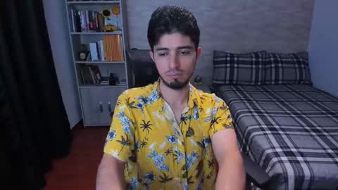 Snapshot of aaron_paul_ chatting on September 25, 2025, 8:01 pm Aaron online show from September 25, 2025, 8:01 pm