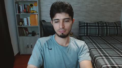 Snapshot of aaron_paul_ chatting on September 27, 2025, 6:13 pm Aaron online show from September 27, 2025, 6:13 pm