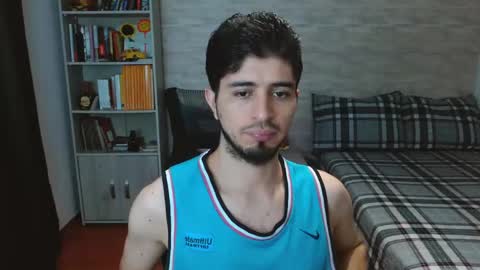 Snapshot of aaron_paul_ chatting on September 30, 2025, 7:19 pm Aaron online show from September 30, 2025, 7:19 pm