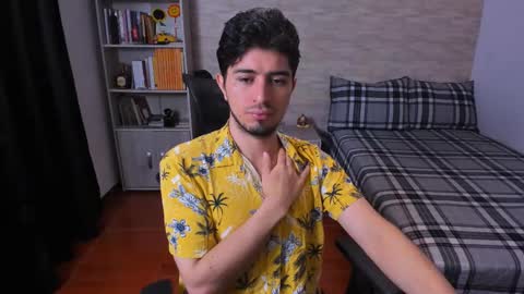 Snapshot of aaron_paul_ chatting on November 19, 2025, 5:02 pm Aaron online show from November 19, 2025, 5:02 pm