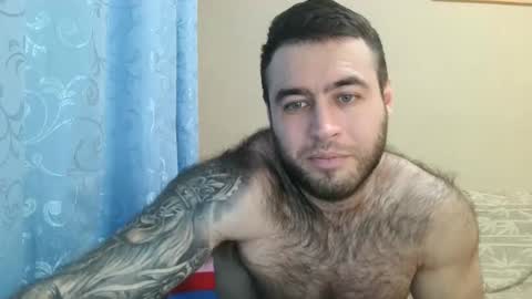Snapshot of aaron_royal chatting on February 4, 2025, 7:33 pm Davin tayl online show from February 4, 2025, 7:33 pm