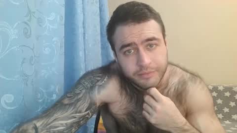 Snapshot of aaron_royal chatting on February 16, 2025, 6:32 pm Davin tayl online show from February 16, 2025, 6:32 pm