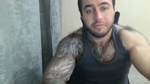 Snapshot of aaron_royal chatting on October 4, 2025, 4:27 pm Davin tayl online show from October 4, 2025, 4:27 pm