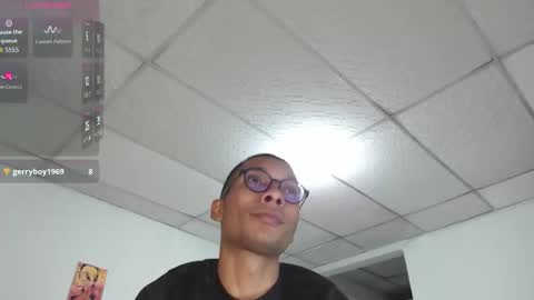 Snapshot of aaronblack1_ chatting on November 26, 2025, 4:46 am Heyy my name is Aaron online show from November 26, 2025, 4:46 am