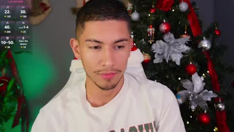 Snapshot of aaronfox_ chatting on December 25, 2024, 11:10 pm AARON online show from December 25, 2024, 11:10 pm