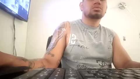 ig aaron hunter123 online show from January 4, 2025, 1:21 pm