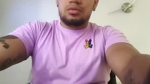 ig aaron hunter123 online show from January 13, 2025, 1:06 pm