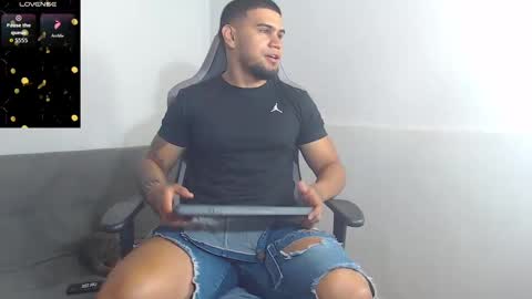 ig aaron hunter123 online show from September 21, 2025, 10:39 am