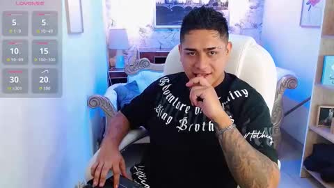 Aaron online show from December 4, 2025, 11:41 am