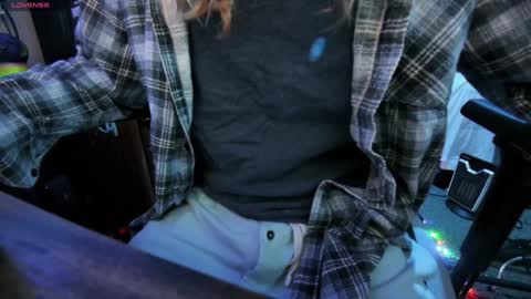 Snapshot of aaronskeetman chatting on December 4, 2024, 6:55 am Aaron Skeetman online show from December 4, 2024, 6:55 am