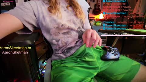 Snapshot of aaronskeetman chatting on December 23, 2024, 12:30 pm Aaron Skeetman online show from December 23, 2024, 12:30 pm